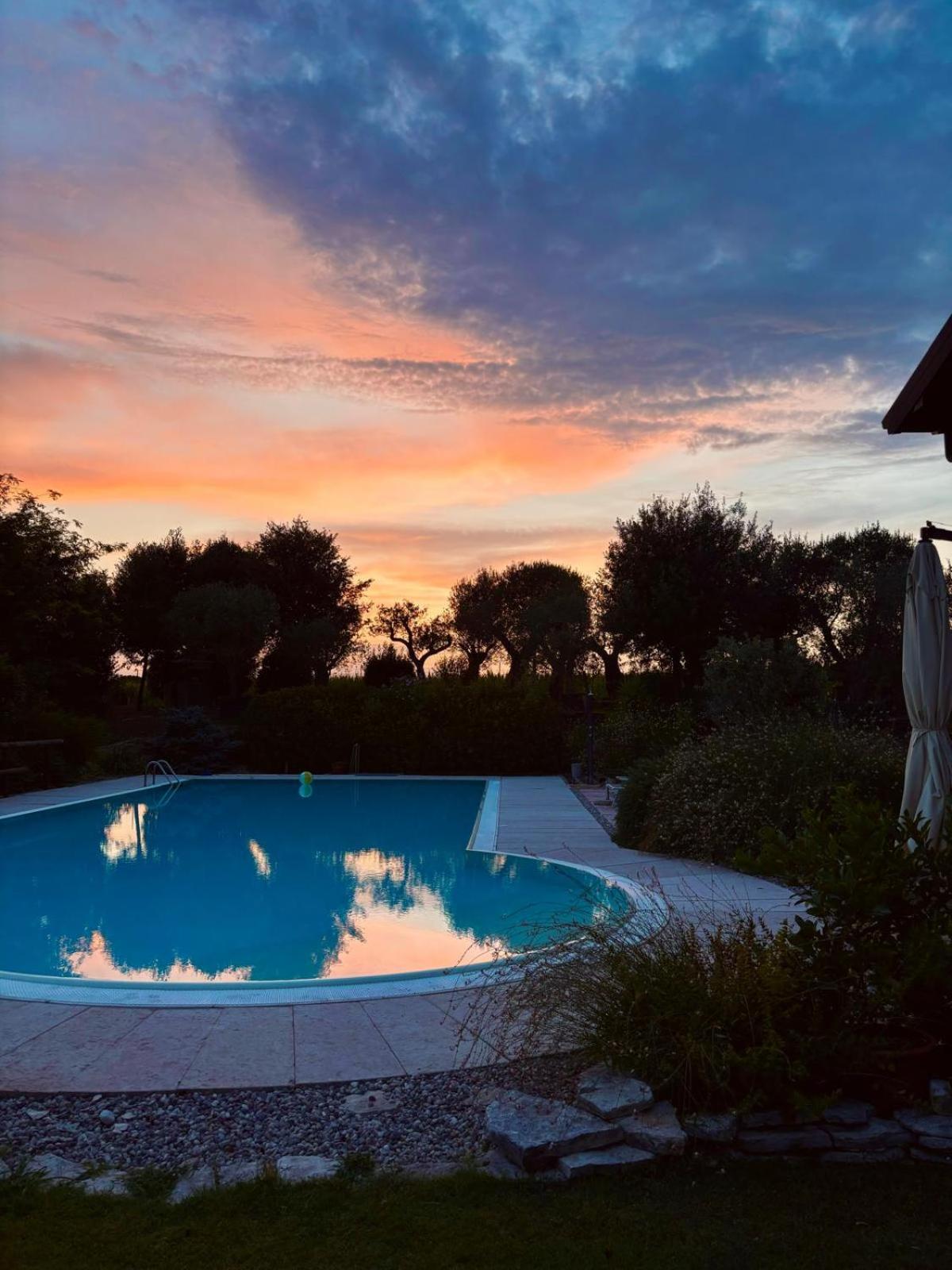 Agriturismo" Il Glicine Bianco" Монцамбано Экстерьер фото