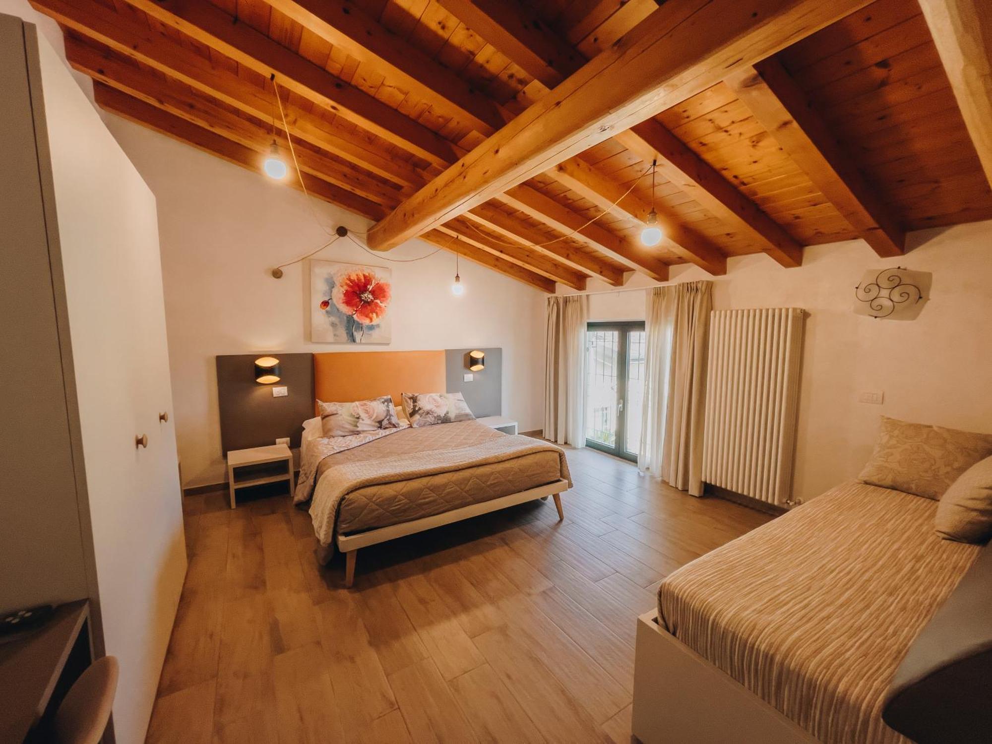 Agriturismo" Il Glicine Bianco" Монцамбано Экстерьер фото
